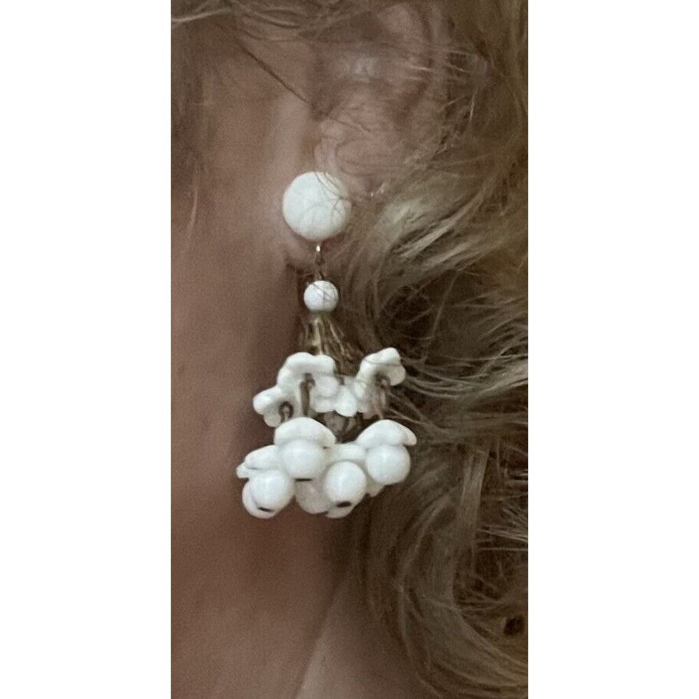 VTG Art Deco Milk Glass Chandelier Flower Dangle Screw Back Earrings Granny Core